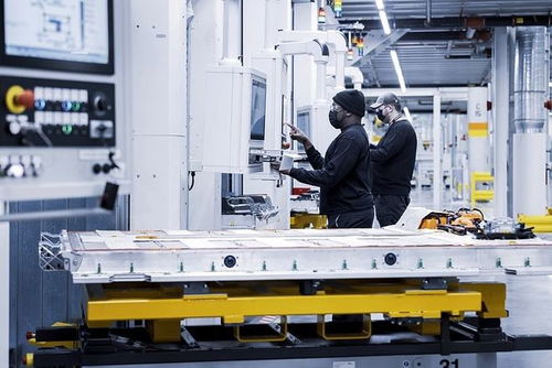 繼續(xù)擴(kuò)大版圖 奔馳美國電動(dòng)化圖鑒